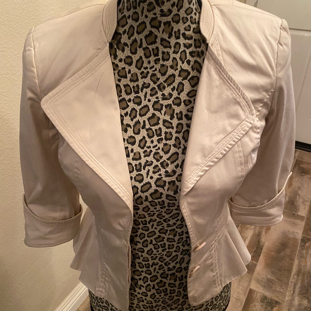 Bebe short Ladies Jacket. - Picture 11 of 11